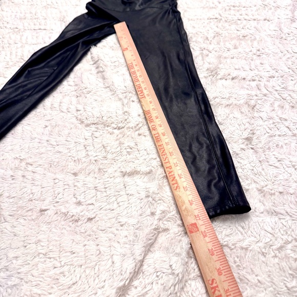 Spanx Faux Leather Leggings Black Women’s Medium High Waisted Shapewear - Picture 4 of 5